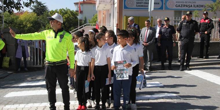 Beypazarı'nda "Yayalara öncelik duruşu, hayata saygı duruşu" etkinliği yapıldı