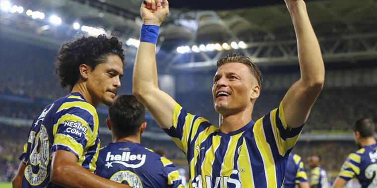 Fenerbahçeli futbolcu Ezgjan Alioski şampiyonluğa inanıyor