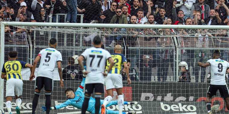 Beşiktaş maçın ilk yarısında, Fenerbahçe tamamında etkili