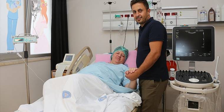 Türkiye'nin ikinci rahim nakli hastası Havva Erdem anne oldu