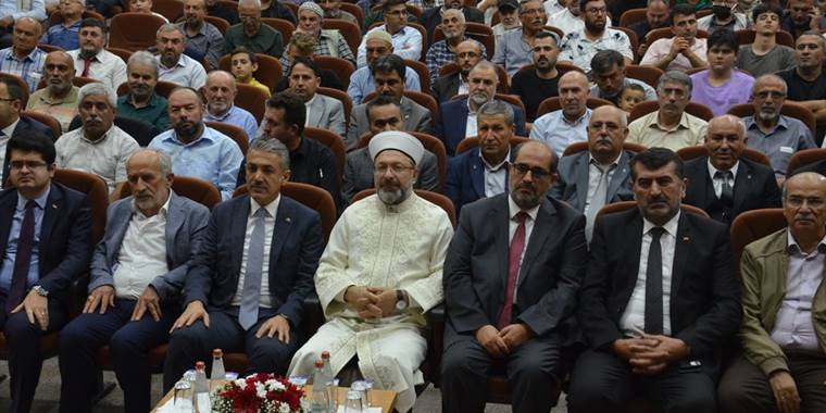 Diyanet İşleri Başkanı Erbaş, Karaman'da hafızlık icazet törenine katıldı
