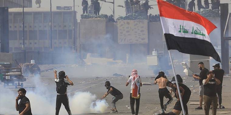 Bağdat’ta göstericilere biber gazlı müdahale