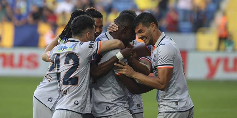 Medipol Başakşehir deplasmanda galip