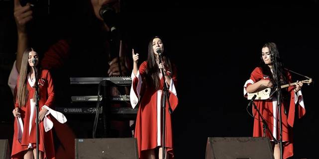 4. Dünya Göçebe Oyunları'nda Gürcü müzik grubu Trio Mandili konser verdi