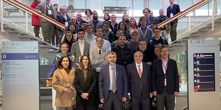 CERN'de çalışan Türk bilim insanları Cenevre'deki Türk toplumuyla bir araya geldi