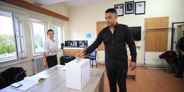 Bulgaristan'daki erken seçim kapsamında Trakya'daki merkezlerde oy verme işlemi başladı