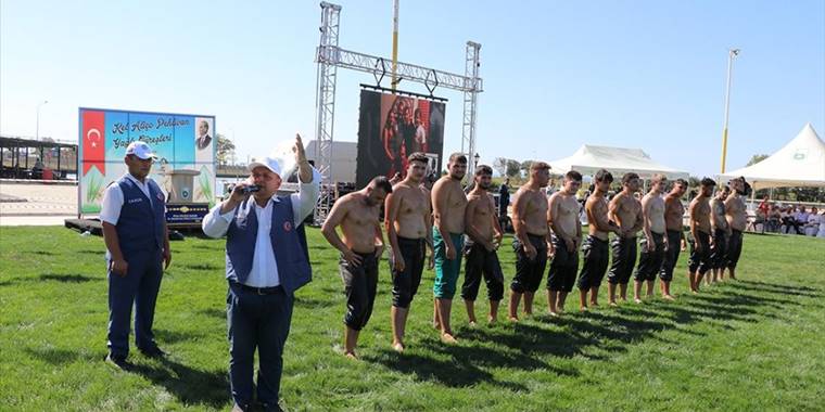 Er meydanındaki cazgırlar usta-çırak ilişkisiyle yetişiyor