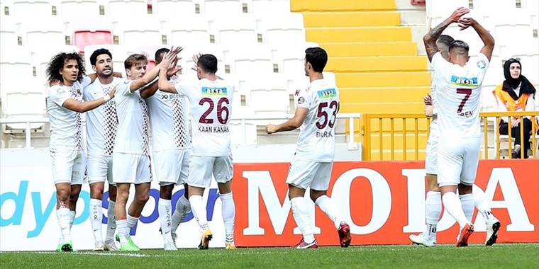 Sivasspor evinde kaybetti