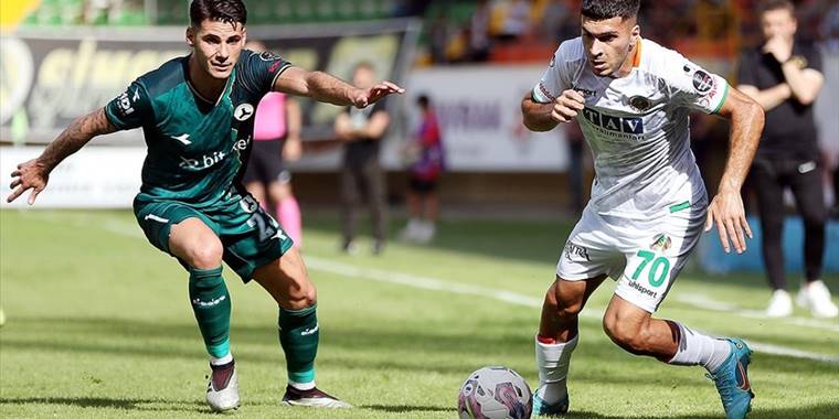Alanyaspor-Giresunspor maçında beraberlik