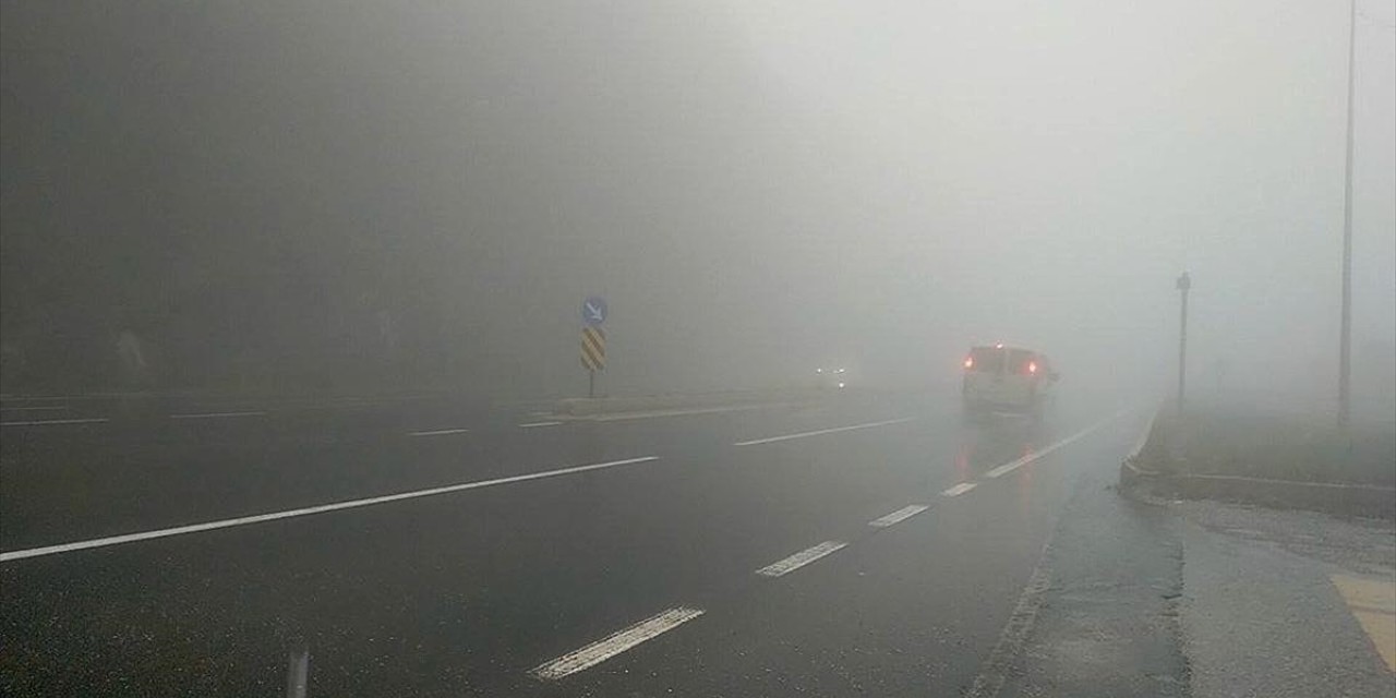 Bolu Dağı'nda sis etkili oluyor