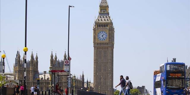 İngiliz hükümeti vergi planında geri adım attı