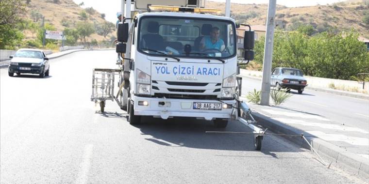 Melikgazi Belediyesi yol çalışmalarını sürdürüyor