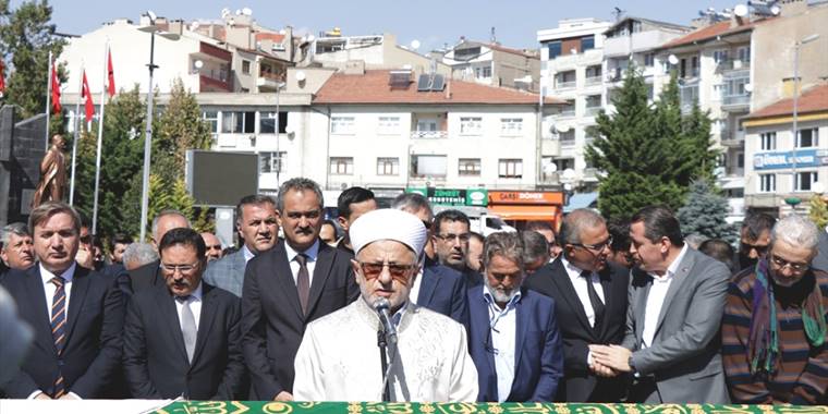 Milli Eğitim Bakanı Mahmut Özer, Kayseri'de cenaze törenine katıldı