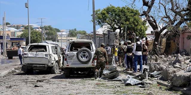Somali'deki üç ayrı bombalı saldırıda en az 12 kişi öldü