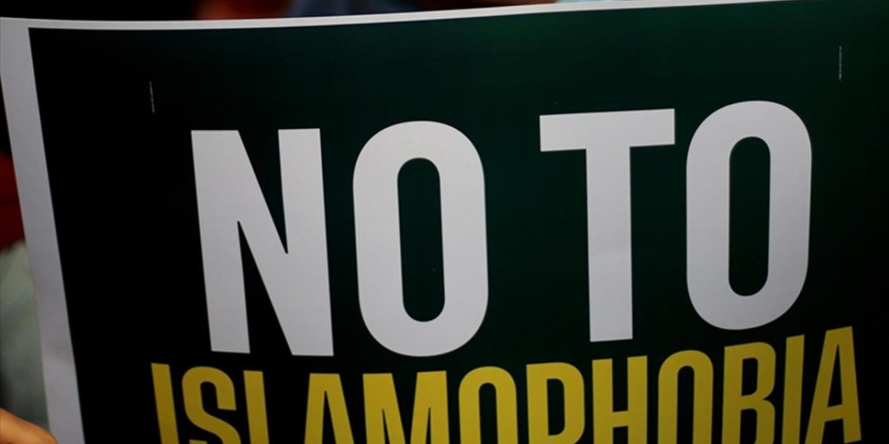 Antisemitizmin suç olduğu Avrupa'da Müslüman karşıtlığı bizzat siyasetçiler tarafından büyütülüyor