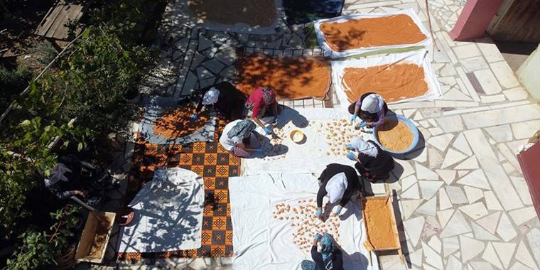 Uşaklı kadınlar tescilli tarhana için bir araya geldi