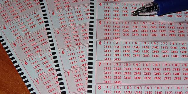 Filipinler'de lotodan 433 kişinin büyük ikramiye kazanması tartışılıyor