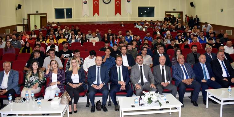 Kırıkkale'de amatör spor kulüplerine malzeme dağıtıldı