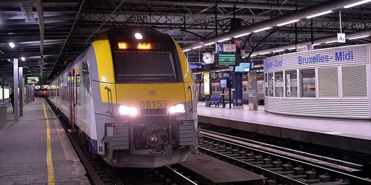Belçika'da demir yolu ulaşımı neredeyse tümüyle durdu