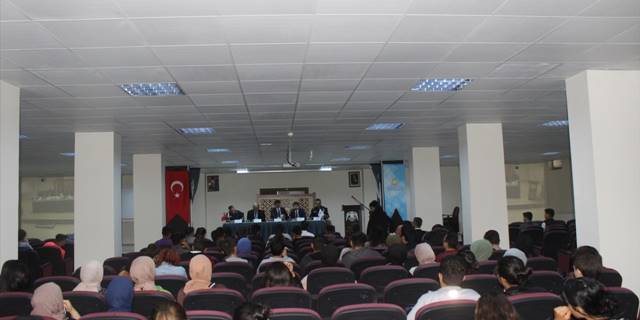 Karapınar ilçe yöneticileri ilçedeki yüksekokul öğrencileriyle buluştu