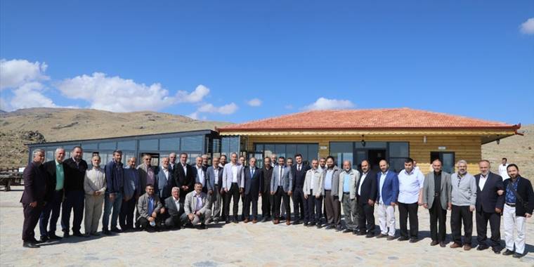 Niğde Belediye Başkanı Özdemir, din görevlileriyle bir araya geldi