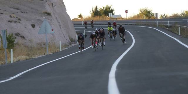 Bisikletçiler, Kapadokya'daki "Boostcamp" etkinliğinde pedal çevirdi