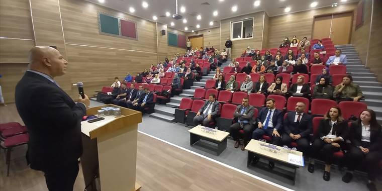 Beypazarı'nda jandarma "En İyi Narkotik Polisi Anne" toplantısı düzenledi