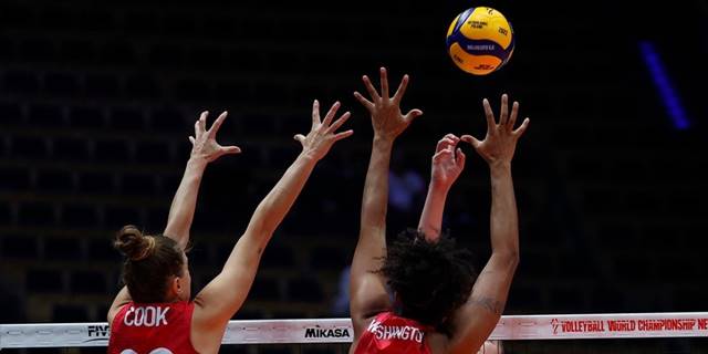 A Milli Kadın Voleybol Takımı F Grubu'ndaki üçüncü maçında ABD'ye yenildi