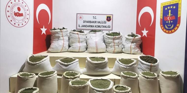 Diyarbakır'daki narkoterör operasyonlarında 520 kilogram toz ve kubar esrar ele geçirildi