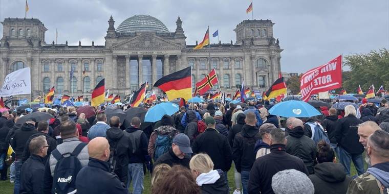 Almanya’da AfD Partisi hükümetin enerji politikasını protesto etti