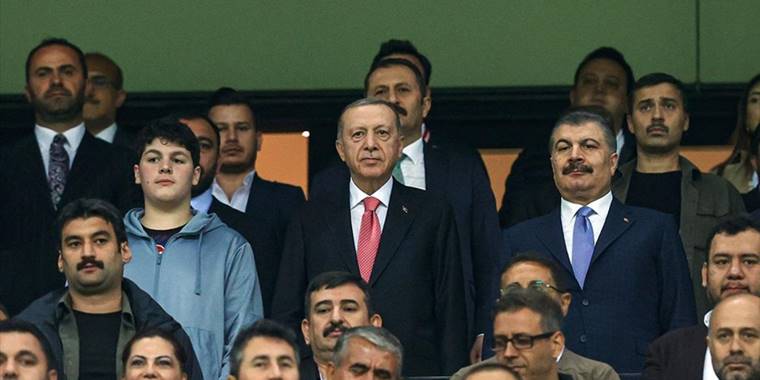 Cumhurbaşkanı Erdoğan, Türkiye-Angola maçını izledi