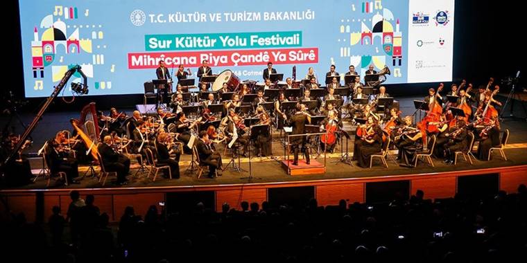Cumhurbaşkanlığı Senfoni Orkestrası 13 yıl aranın ardından Diyarbakır'da sahne aldı