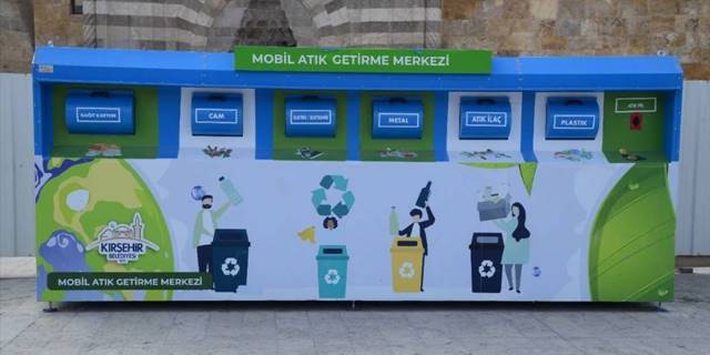 Kırşehir'de mobil atık getirme merkezi farkındalık oluşturuyor