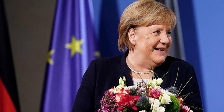 Eski Almanya Başbakanı Merkel, 2022 Nansen Mülteci Ödülünü aldı