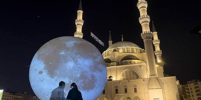 "Başka Bir Yer" isimli video mapping sergisi Ankaralılarla buluştu