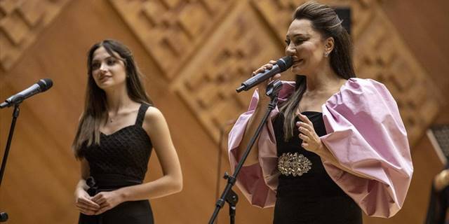 Başkentte güzel sanatlar lisesi öğrencileri ile usta sanatçılar aynı sahneyi paylaştı