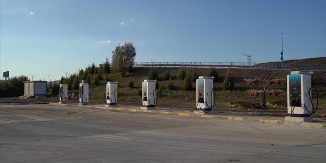 Togg, Trugo ile ilk şarj cihazı kurulumunu Bolu'da yaptı