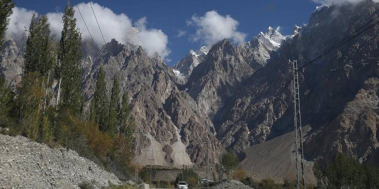 Pakistan'daki Hunza Vadisi, masalsı görünümüyle her yıl yüz binlerce turisti ağırlıyor