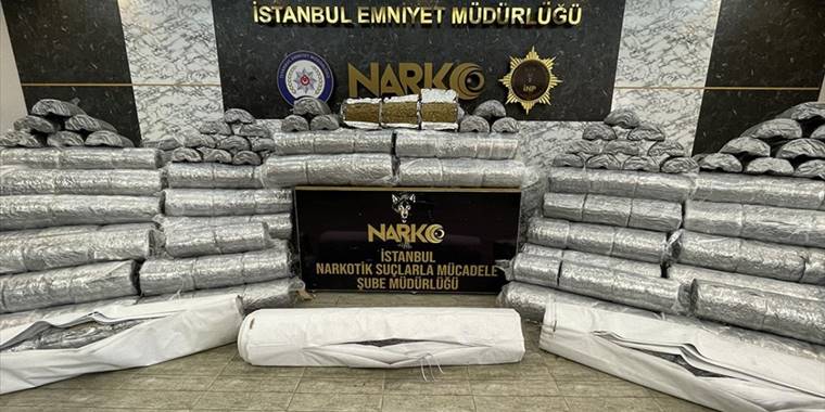 Meksika'dan İstanbul'a gelen gemide 1 ton 580 kilogram marihuana ele geçirildi