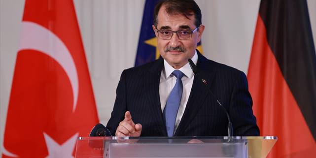 Bakan Dönmez: Komşu ülkelerdeki gazın Batı'daki pazarlara ulaştırılmasında kritik roller üstlenebiliriz