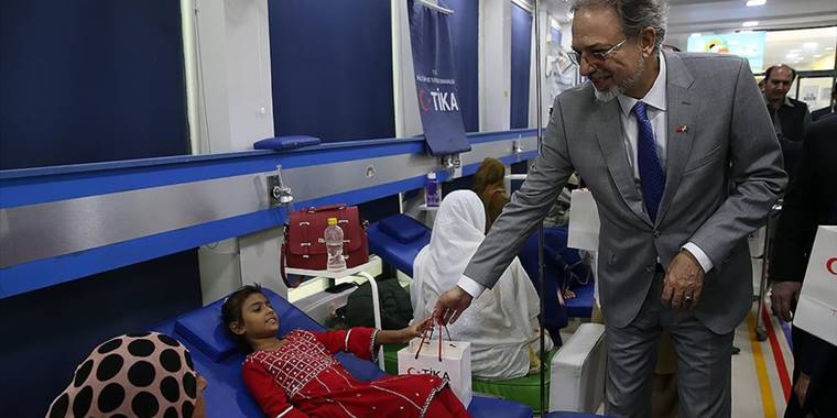 TİKA'dan talasemi hastalığıyla mücadelede Pakistan'a ekipman desteği