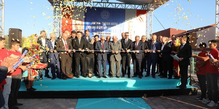 Kayseri'de 100 yataklı öğrenci pansiyonu, anaokulu ve ortaokul açıldı