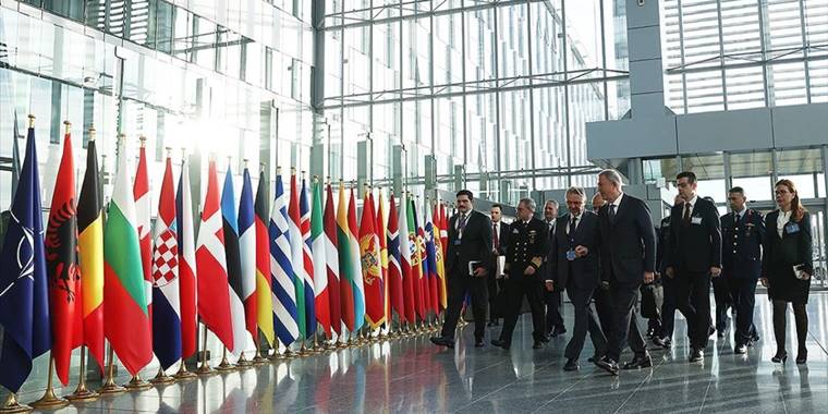 Milli Savunma Bakanı Akar, Savunma Bakanları Toplantısı için NATO Karargahı'nda