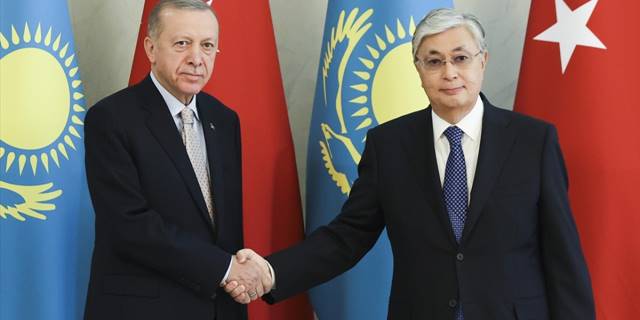 Cumhurbaşkanı Erdoğan: Bölgesel ve küresel gelişmeler Türk dünyası olarak dayanışmamızı güçlendirmemizi gerektiriyor