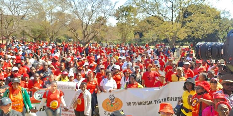 Güney Afrika'da kamu görevlileri greve gitmeye hazırlanıyor