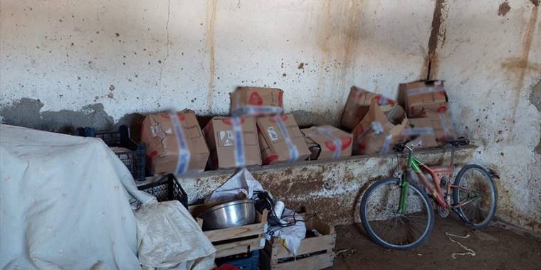 Konya'da çiftlikte saman balyalarının altında 450 kilogram kaçak tütün ele geçirildi