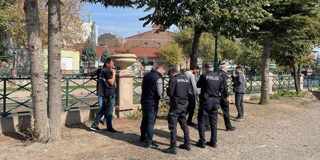 Eskişehir'de Porsuk Çayı'na düşen kişi kurtarıldı