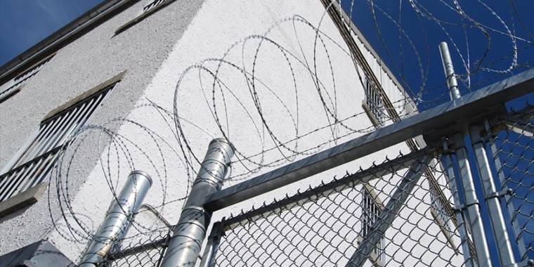 Rapor: Kurumsal ırkçılık İngiltere hapishanelerinde ölümlere neden oluyor