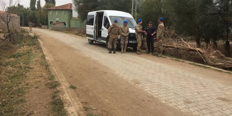 Kırıkkale'de bir kişi, tartıştığı amca oğlunu tüfekle öldürdü