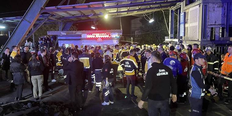 Cumhurbaşkanlığı İletişim Başkanı Altun: Maden kazasıyla ilgili tam koordinasyon halinde çalışmalar sürüyor